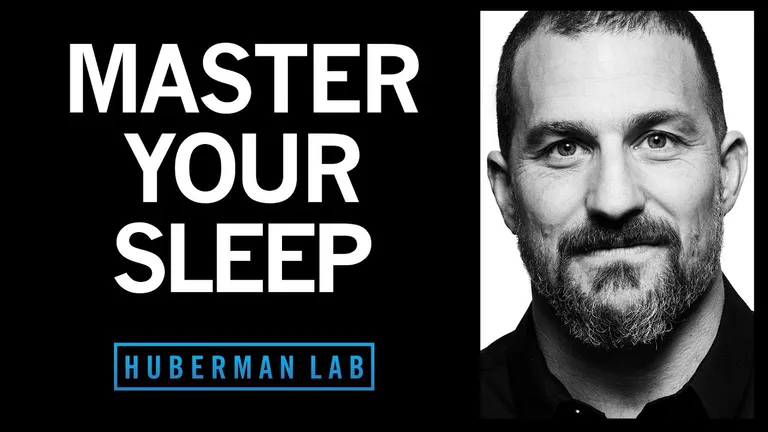 Portrait en noir et blanc d'Andrew Huberman sur fond noir, à côté du titre « Master Your Sleep » et du logo Huberman Lab.